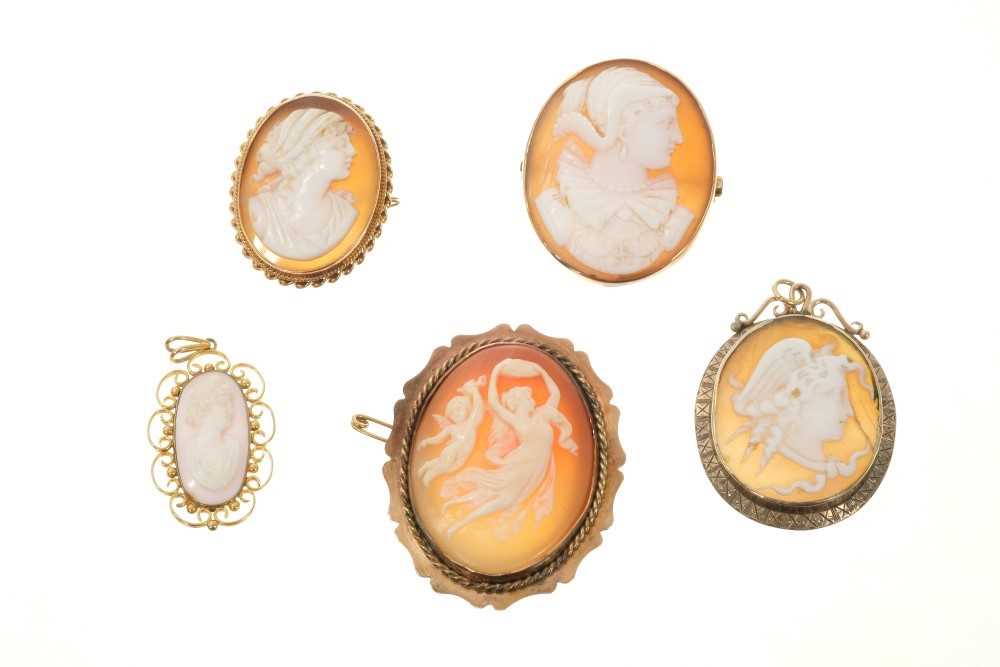 Lot 504 - Five cameo brooches