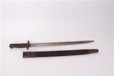 Lot 821 - British 1907 pattern bayonet, in steel mounted leather scabbard