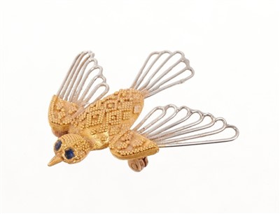 Lot 523 - Gold (22k) Filigree work brooch in the form of a swallow