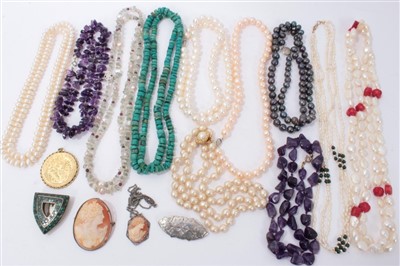 Lot 3305 - Costume jewellery, cultured pearl necklaces and cameos