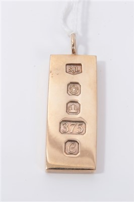 Lot 3339 - 9ct gold ingot.