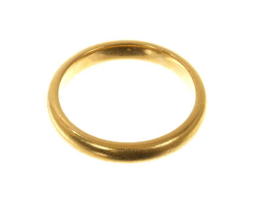 Lot 464 - 22ct gold wedding ring, 6.3 grams.