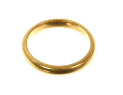 Lot 464 - 22ct gold wedding ring, 6.3 grams.