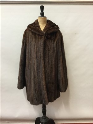Lot 3075 - 1930s brown mink fur coat with wide sleeves.