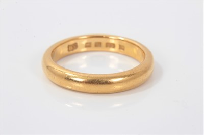 Lot 3202 - Gold (22ct) wedding ring