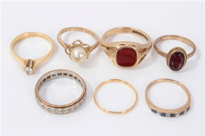 Lot 3333 - Seven gold and yellow metal rings various