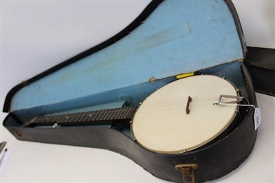 Lot 3547 - 5 string banjo in case 1