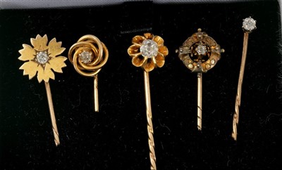 Lot 477 - Five Victorian diamond set stick pins