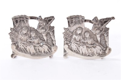 Lot 330 - Pair silver menu holders with classical figures (London 1900)