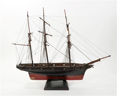 Lot 936 - Good antique model of a three masted clipper