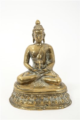 Lot 962 - Antique bronze buddha