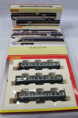 Lot 2795 - Railway - Hornby 00 gauge Eurostar Train Pack R3215, Euro Divisible Coaches Set R4580, BR Set R2698