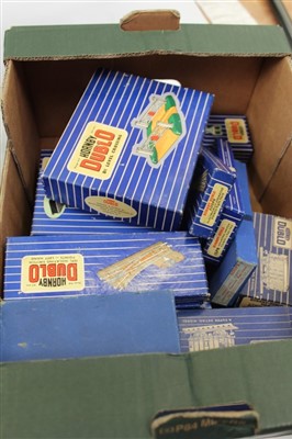 Lot 2805 - Railway - Hornby Dublo boxed selection