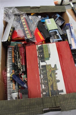 Lot 2806 - Railway - Hornby 00 gauge boxed and unboxed selection, plus some boxed diecast models