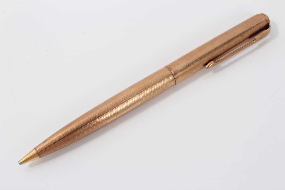 Lot 3279 - 9ct gold Parker pencil