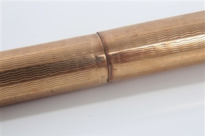 Lot 3279 - 9ct gold Parker pencil