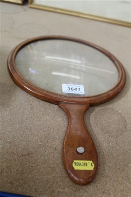 Lot 3641 - Large 19th century magnifying glass in mahogany frame