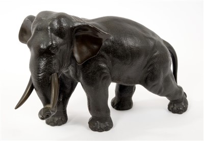 Lot 858 - Early 20th century Japanese bronze model of an elephant