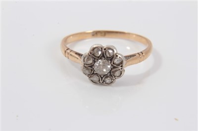 Lot 3256 - Victorian gold (18ct) diamond flower head cluster ring