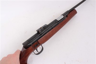 Lot 915 - .22 air rifle with side cocking arm