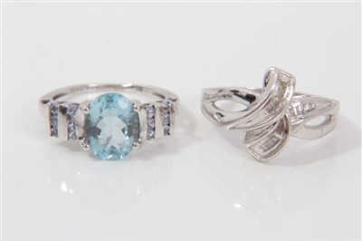 Lot 3298 - White gold (9ct) diamond set bow ring and white gold (9ct) aquamarine ring (2)