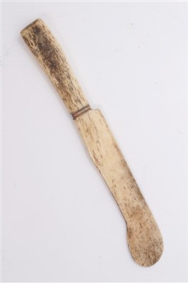 Lot 958 - Antique horn beaker and a scrimshaw knife (2)