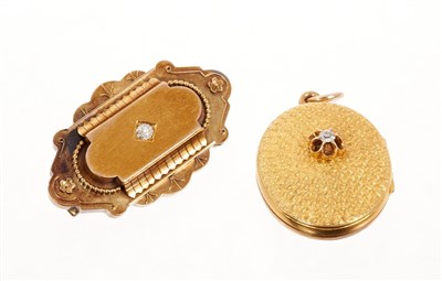 Lot 494 - Victorian gold locket and a Victorian brooch