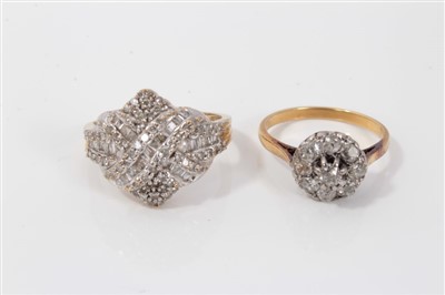 Lot 3400 - Ladies 9ct gold diamond cluster ring together with another (2)