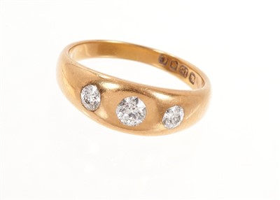 Lot 541 - Victorian diamond 3 stone gypsy ring