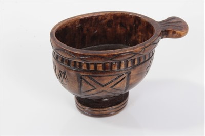 Lot 904 - Scottish treen salt