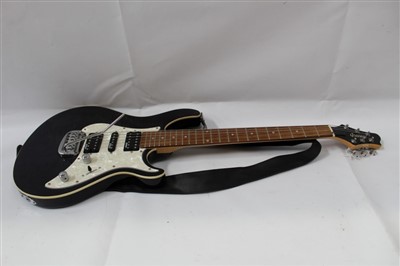 Lot 594 - Electric guitar Guvnor, GE Chase