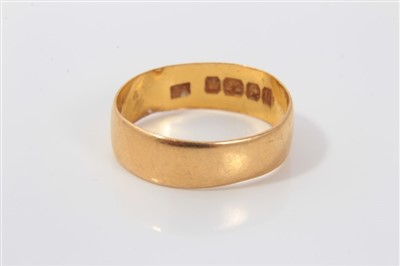 Lot 3432 - Gold (22ct) wedding ring, size J