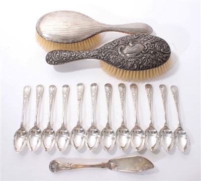 Lot 323 - Set of twelve teaspoons, butter knife, two brushes