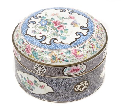 Lot 816 - 18th century Chinese enamel box and cover