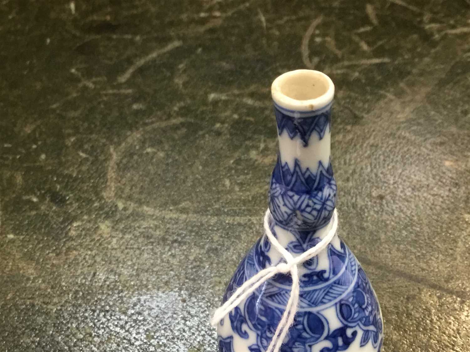 Lot 20 18th century Chinese miniature vase