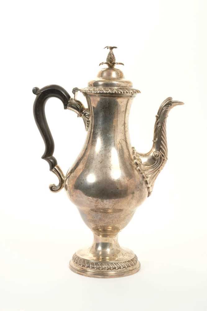 Lot 200 - George III silver coffee pot with pineapple finial (London 1773)