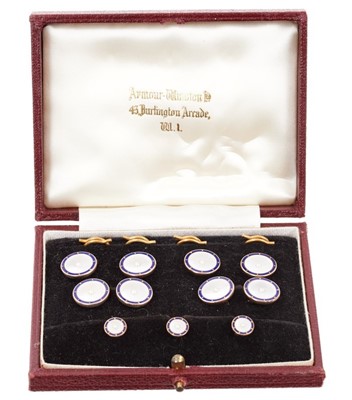 Lot 573 - Gentleman's 9ct gold and enamel dress set in fitted case