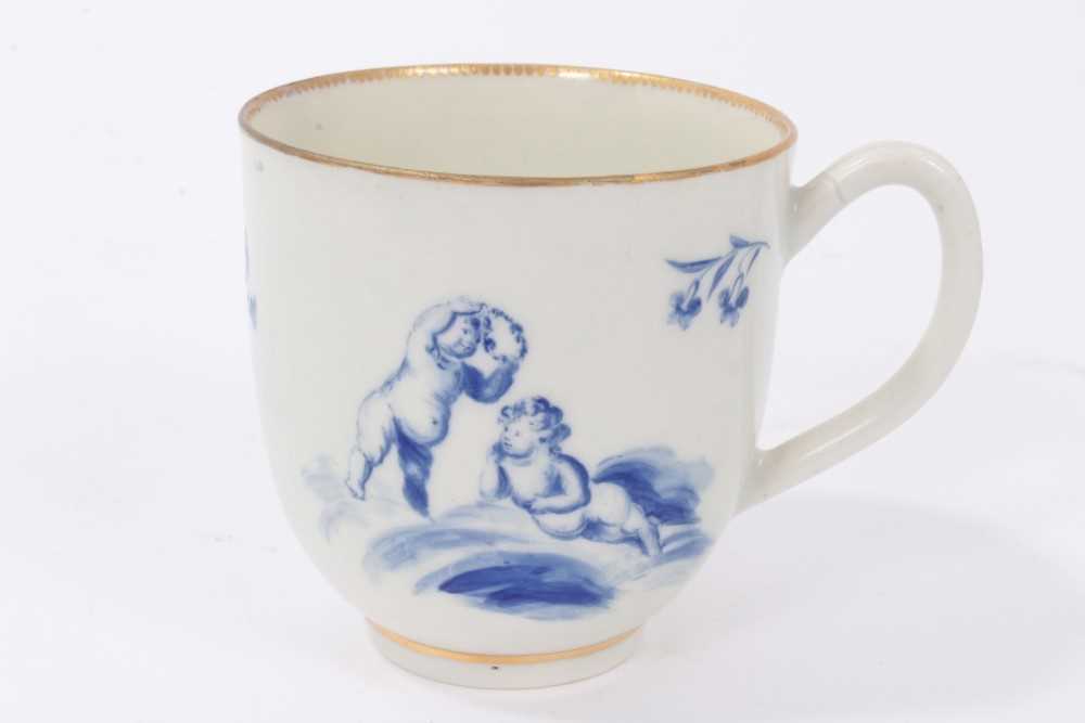 Lot 123 - 18th century Worcester blue and white cup decorated with putti