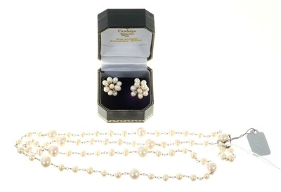 Lot 473 - Cultured pearl and silver necklace and similar earrings