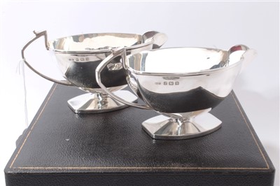 Lot 286 - Pair of 1930s silver sauce boats