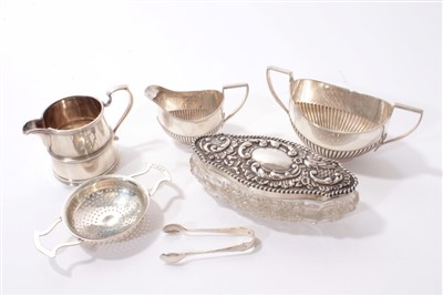 Lot 256 - Selection of miscellaneous Edwardian and later silver
