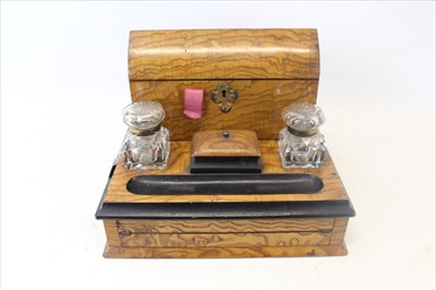 Lot 3576 - Unusual Victorian pollarded walnut? Ink stand / desk set