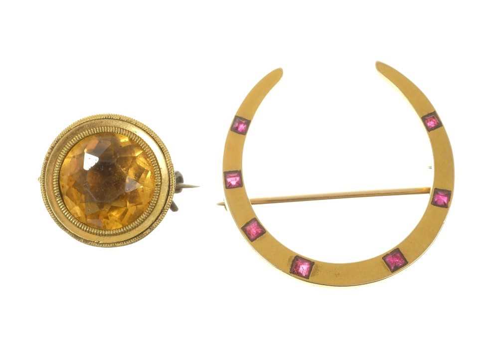 Lot 515 - Victorian gold horse shoe brooch set with rubies and Georgian foil back brooch