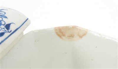 Lot 127 - Scarce 18th century Derby tureen and cover with blue and white Chinoiserie decoration