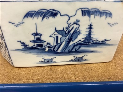 Lot 127 - Scarce 18th century Derby tureen and cover with blue and white Chinoiserie decoration