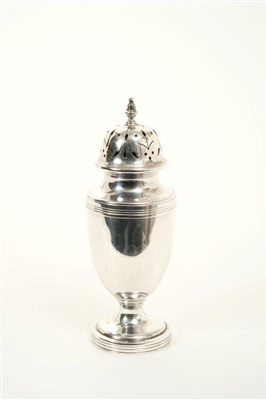 Lot 535 - Silver sugar castor with reeded decoration.