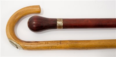 Lot 924 - Unusual late 19th / early 20th century cane walking stick with concealed horse measuring stick