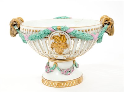 Lot 165 - 18th century Meissen porcelain fruit basket