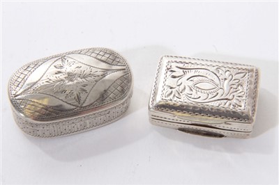 Lot 281 - George III silver vinaigrette of oval form, with engraved foliate and latticework decoration, hinged cover opening to reveal a silver gilt interior and hinged pierced and engraved grille. (Birmingh...