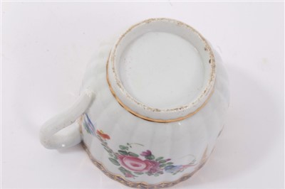 Lot 105 - 18th century Worcester Royal marriage pattern fluted coffee cup and Worcester puce printed tea bowl (2)